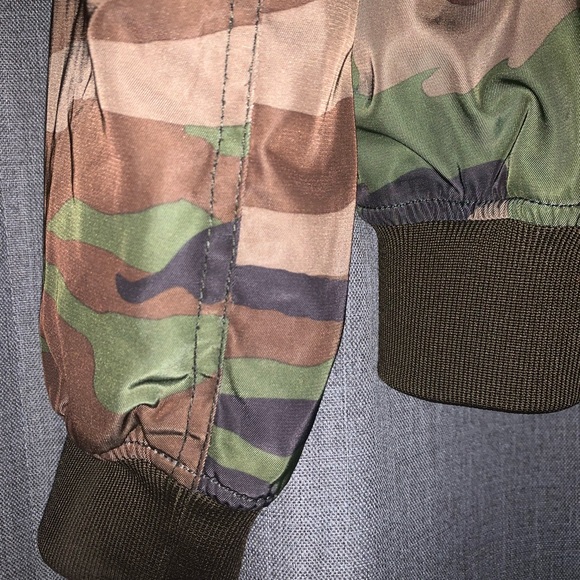 Bomber jacket - Picture 4 of 6